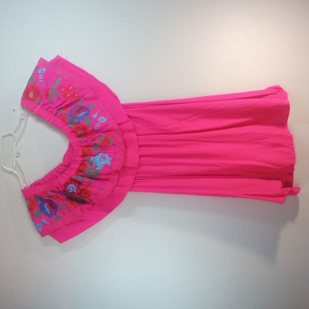 Umgee Women's Dark PinkFloral Embroidered Top Size Medium